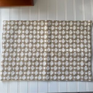 Biscuit and White Patterned Single Placemat